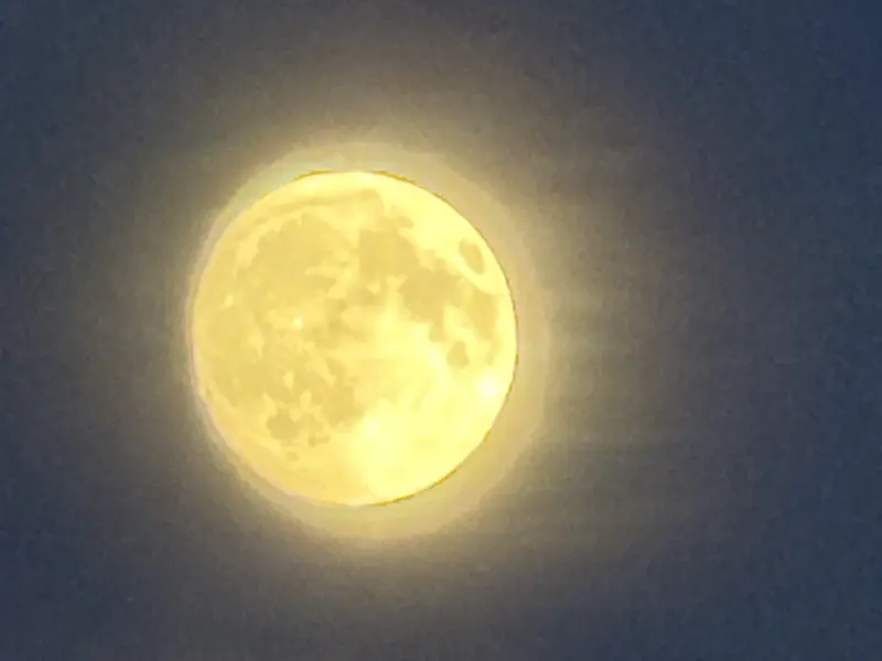 Mond 3