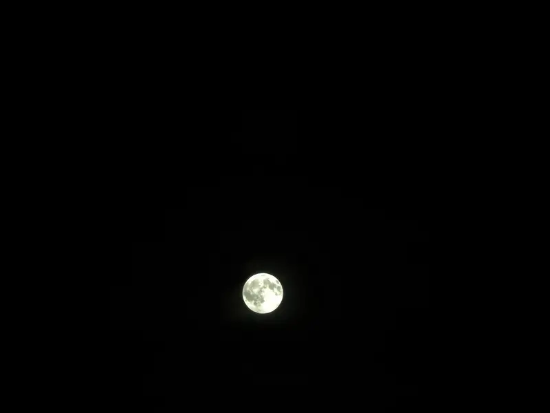 Mond 5